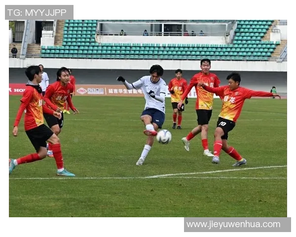 运动数据南京足球队与杭州足球队实力对比赛后分析与总结